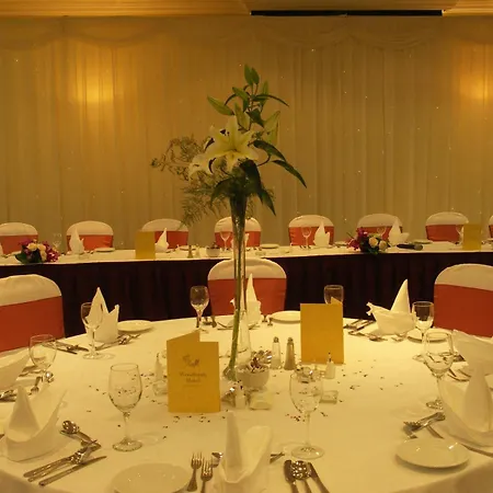 מלון Woodlands & Leisure Centre וואטרפורד