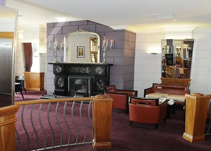 Woodlands & Leisure Centre 3*